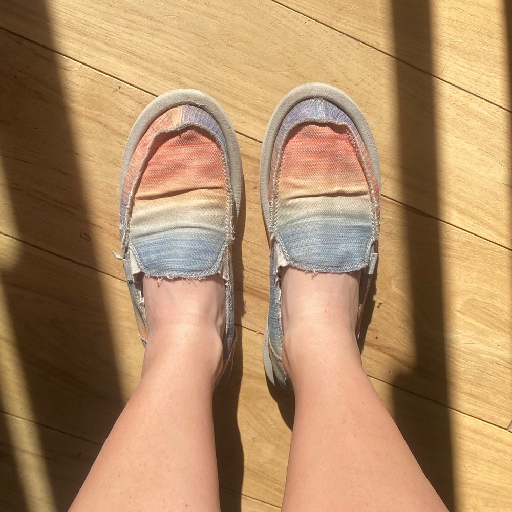 Sanuk shoes- size 7